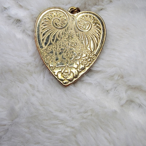 Filigree Pink Stone and Rose Gold Heart Necklace! - Picture 4 of 6